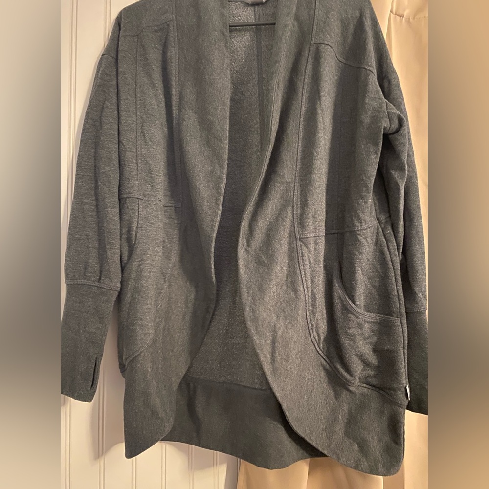 Eddie Bauer women’s camo fleece wrap cardigan. Size small